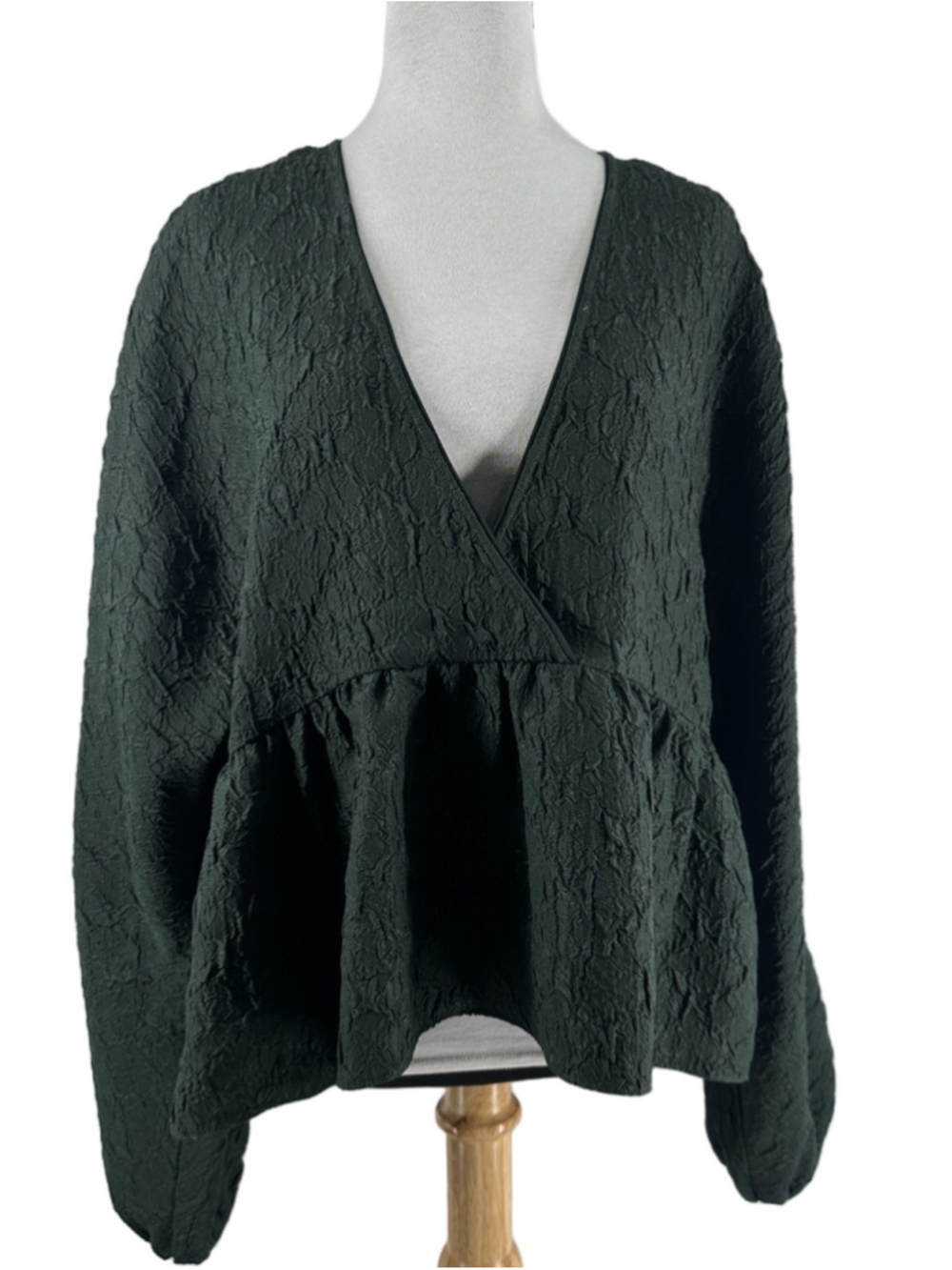 Aritzia Wilfred peplum Blouse forest green Textured peplum Blouse sz lg